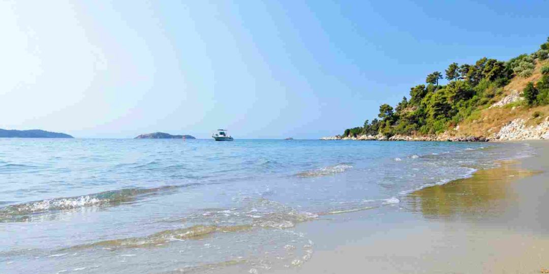 https://www.itremoschettieri.org/wp-content/uploads/2016/03/summer-beach-01-1080x540.jpg