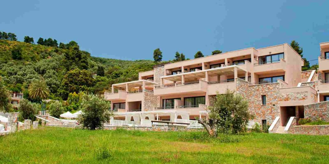 https://www.itremoschettieri.org/wp-content/uploads/2016/03/summer-hotel-01-1080x540.jpg