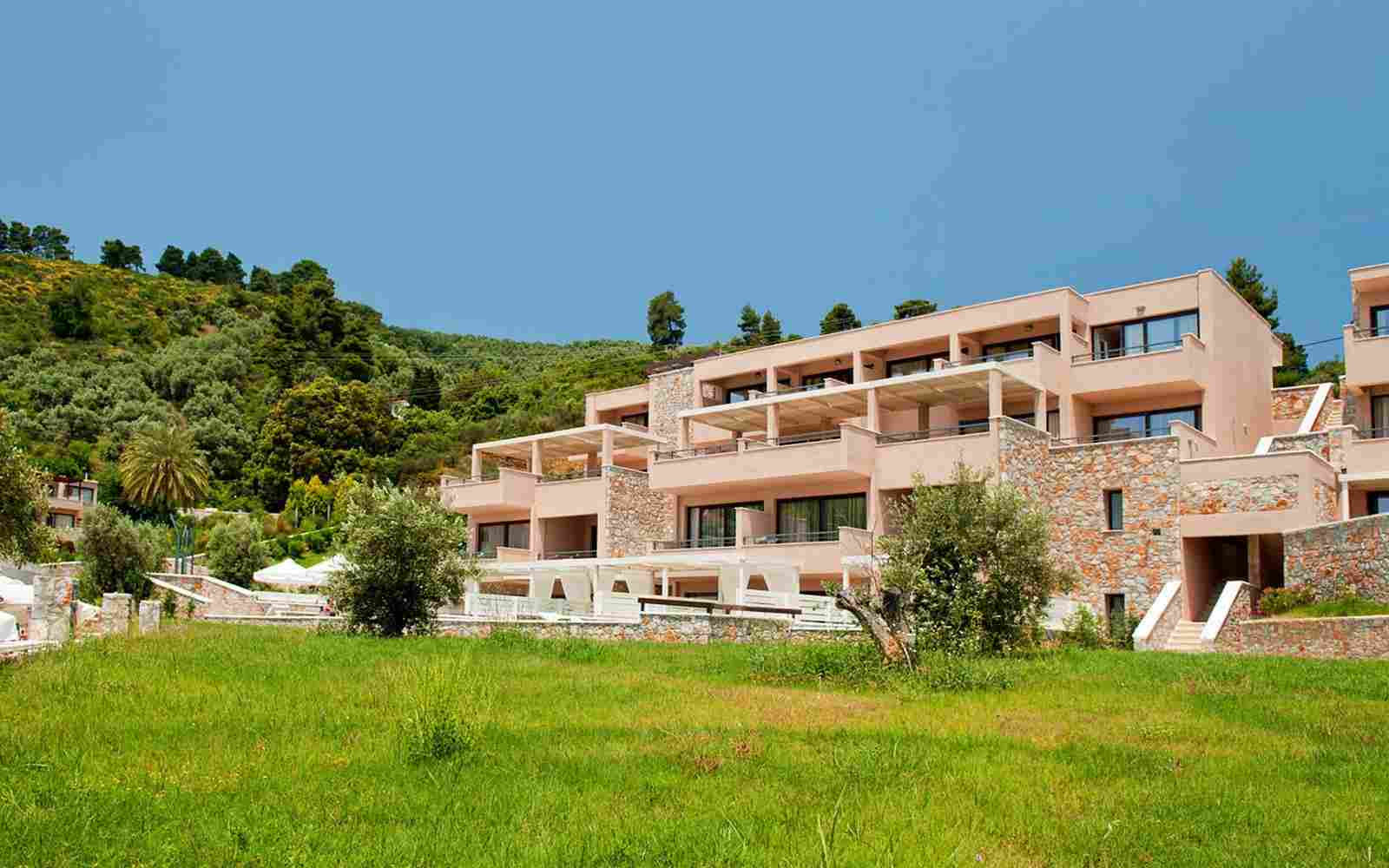 https://www.itremoschettieri.org/wp-content/uploads/2016/03/summer-hotel-01.jpg