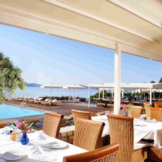 https://www.itremoschettieri.org/wp-content/uploads/2016/03/summer-hotel-08-540x540.jpg