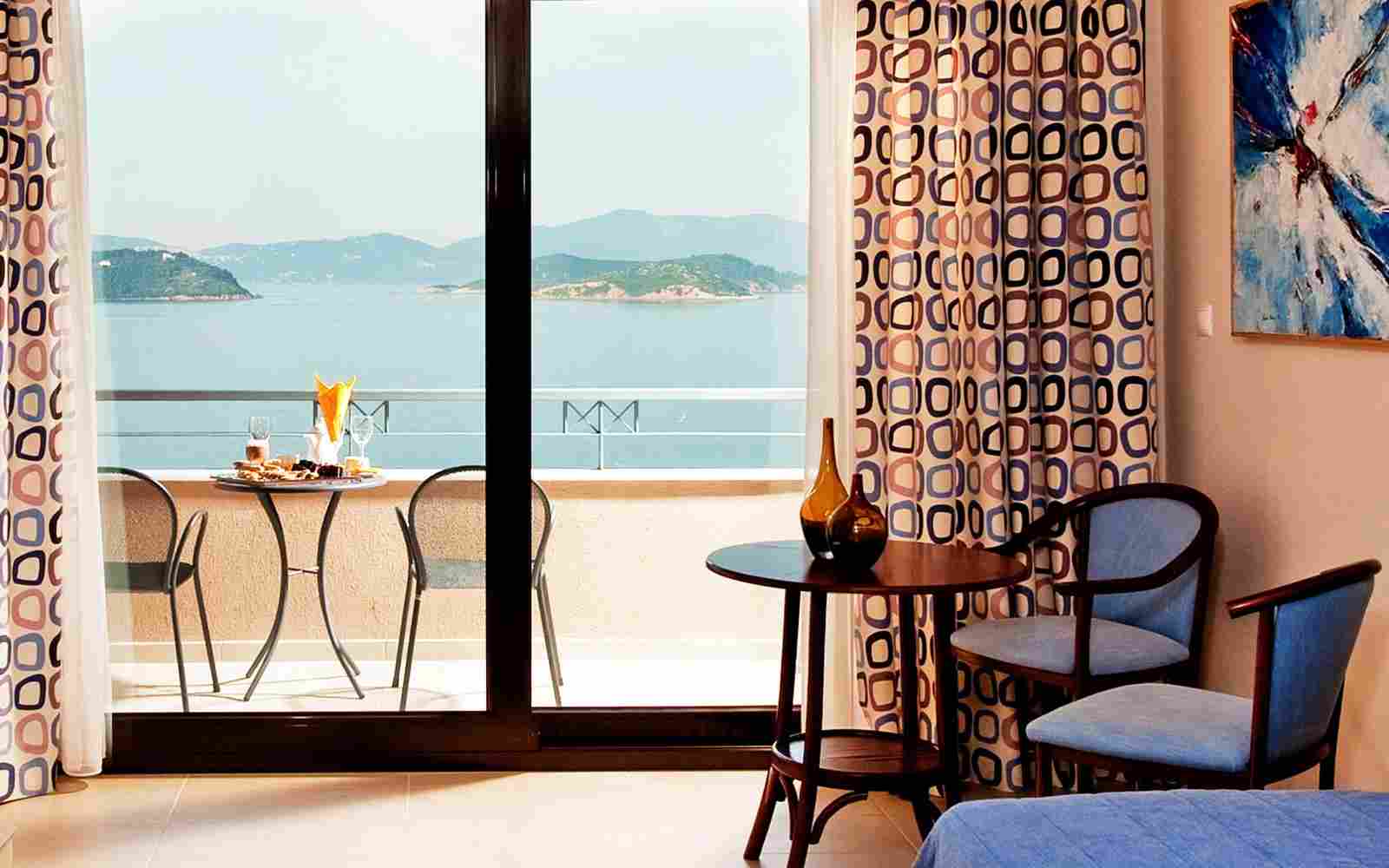 https://www.itremoschettieri.org/wp-content/uploads/2016/03/summer-room-05.jpg
