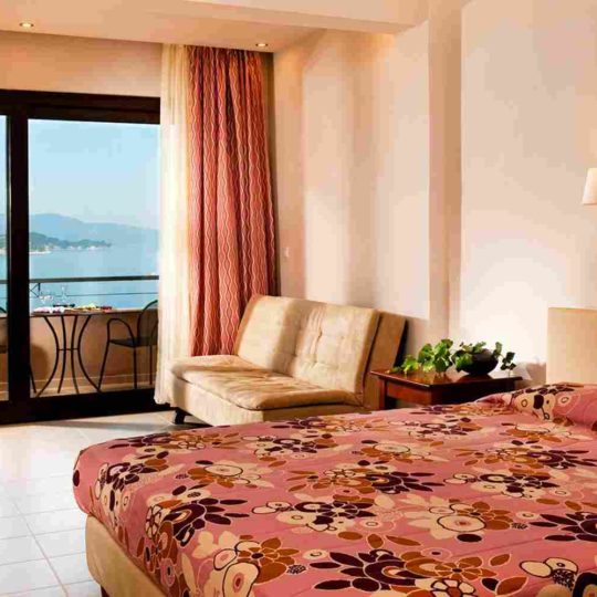 https://www.itremoschettieri.org/wp-content/uploads/2016/03/summer-room-13-540x540.jpg